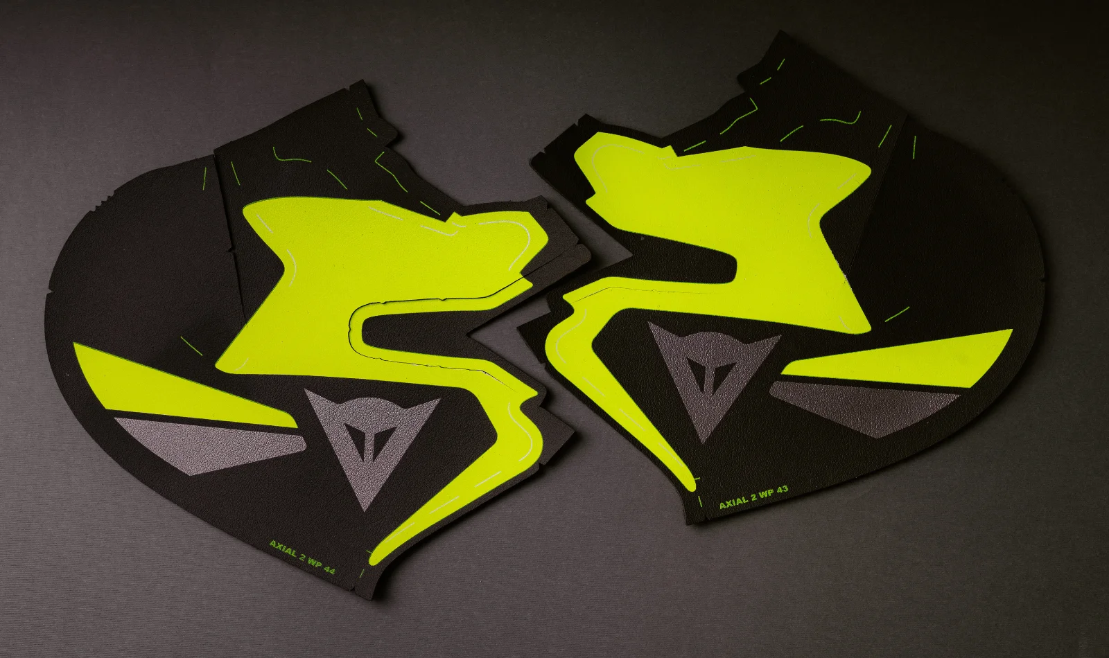 Piese serigrafiate Dainese Axial 2 WP, negru cu galben-neon - Antel Print