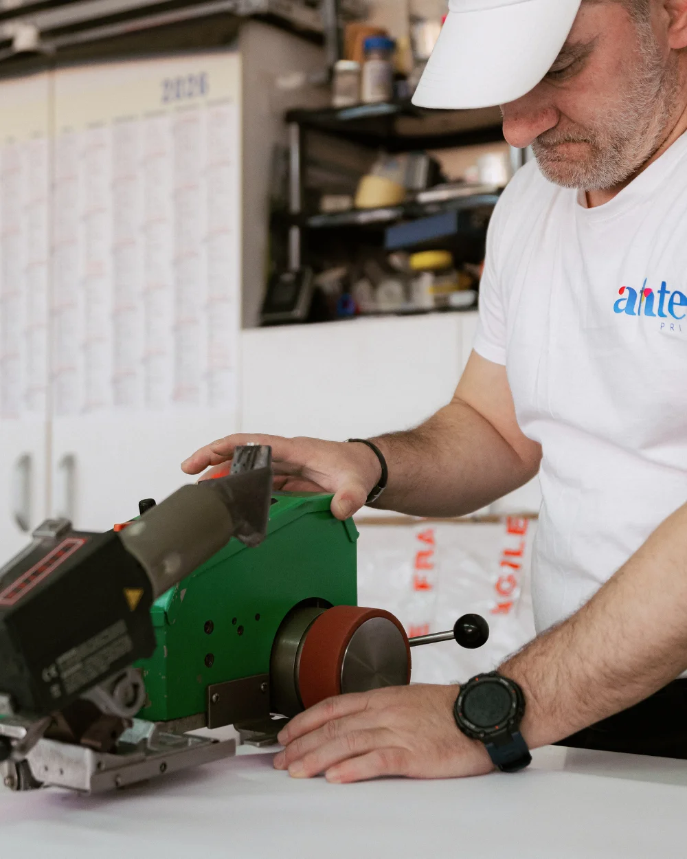 Tehnician Antel Print operare echipament finisare
